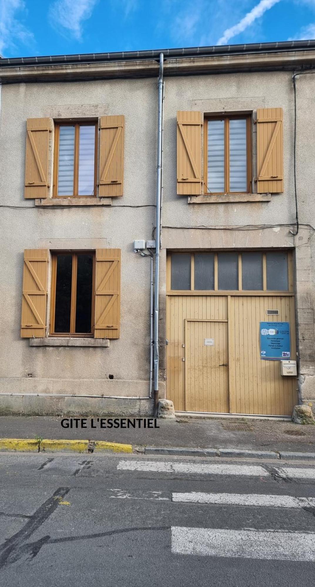 L Essentiel Pour 6 Personnes * Sireuil (Dordogne)
